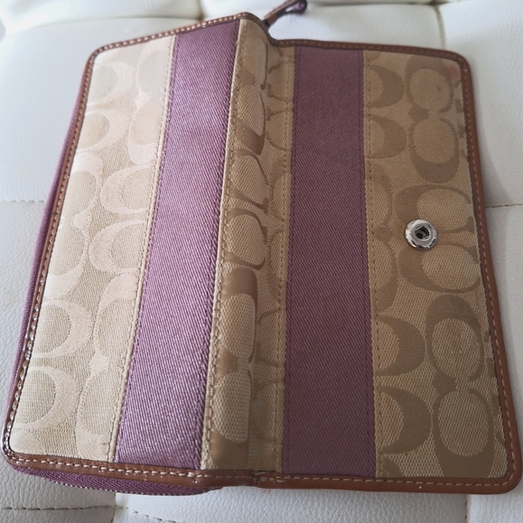 Coach | Zip/Snap Signature C Multi-functional Leather/Canvas Wallet - Picture 11 of 12
